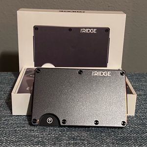 Ridge aluminum wallet